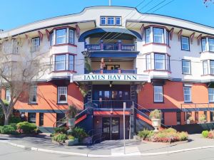 James Bay Inn Hotel, Suites & Cottage