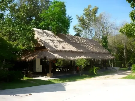 Baan Busaba Hotel