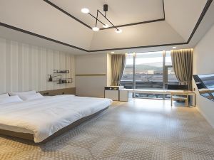 Hound Hotel Yongwon