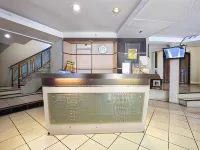 RedDoorz Plus @ Singosari Raya Hotel a South Semarang