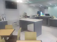 แทรเวิลลอดจ์ บาย วินด์แฮม แคลฮูนเซาธ์ ถนนไอ-75