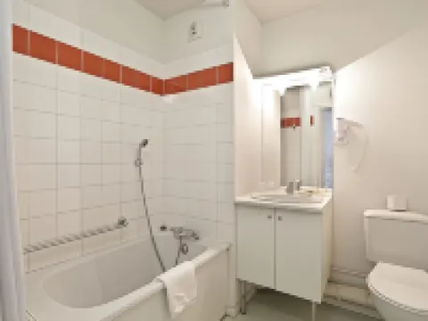 ヴァカンセオール - レ ドゥミール シャンペノワ エペルネーのホテル