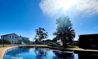 Hive Hotel, Moruya