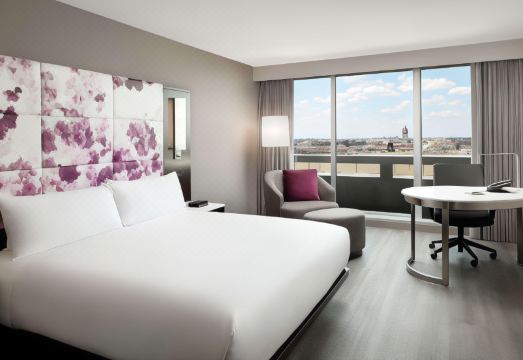 1. 힐튼 워싱턴 D..