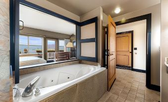 Sun Mountain Lodge