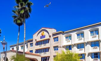 Comfort Inn & Suites Tempe Phoenix Sky Harbor Airport