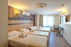 Piyes Otel