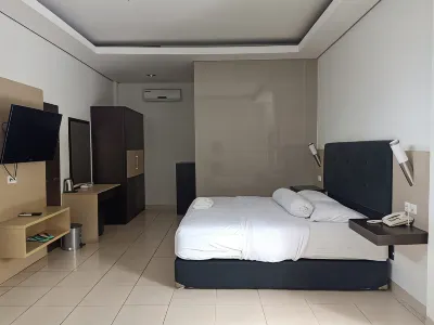 Hotel Agung Biak Hotel dekat Monument Perang Dunia Ke II
