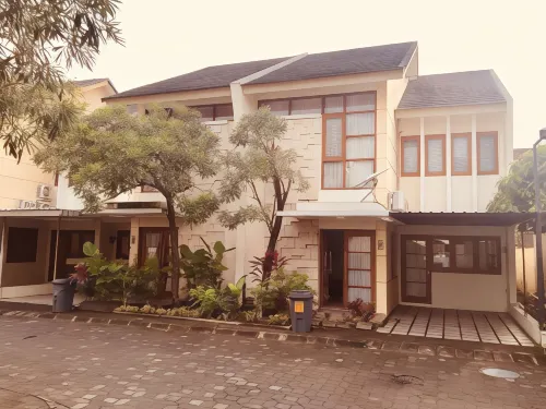 Awana Town House at 23 Hotels in Mantrijeron