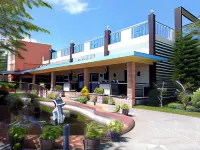 Sea Garden Resort Iloilo Hotels in Ілойло
