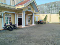 Hotel Pekalongan Syariah Mitra RedDoorz Hotele w: West Pekalongan