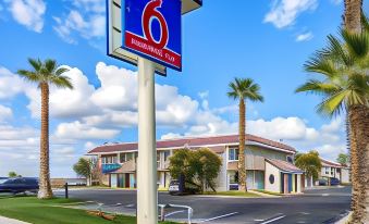 Studio 6 Buttonwillow, CA