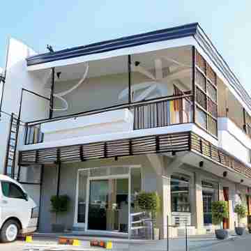 Bumble V Hotel Subic Hotel Exterior