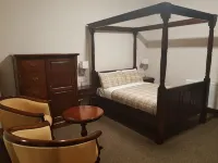 Crosshill House Hotels in Giffnock