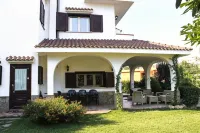 Domus Dams B&B Hotels in Bernalda