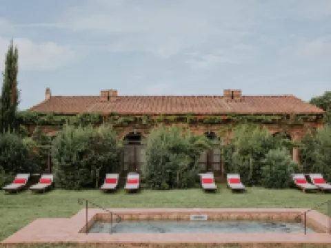 จิเนสตริชโช โรงแรมในBibbona