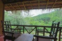 Deshadan Eco Valley Resort - An Eco Friendly Mud House Hôtels à : Keezhanthoor