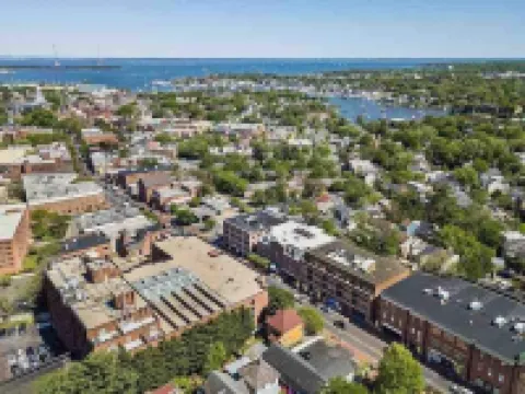 New Downtown Annapolis Condo with Free Parking