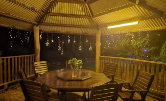 Crows Nest Motel