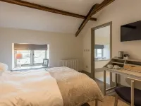 The Baiting House Hotels in Worcester