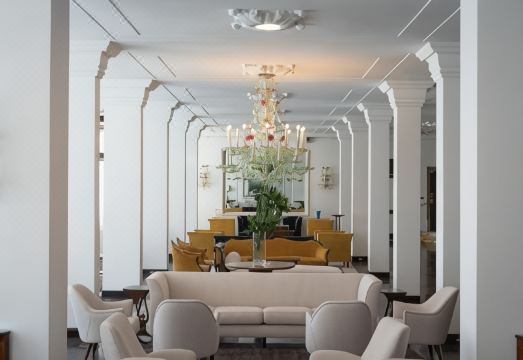 2. 호텔 유니버설 ..