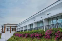 Estrella Hotel & Conference Center - Luwuk Hotel dekat Universitas Muhammadiyah Luwuk (Kampus Luwuk)