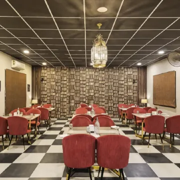 Royale Sapphire Suites Whitefield Main Road, KR Puram - Outer Ring Road Отели рядом с достопримечательностью «Торговый центр VR Bengaluru»