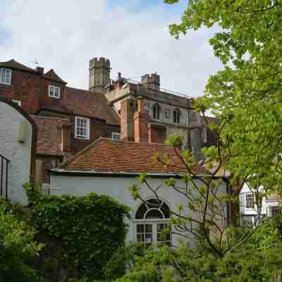 Cathedral Gate Hotel Exterior