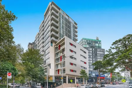 The Alta Apartments by Urban Rest Отели рядом с достопримечательностью «Парк Хармони»