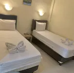 Hotel Lumajang Khayyira Отели в г. Lumajang