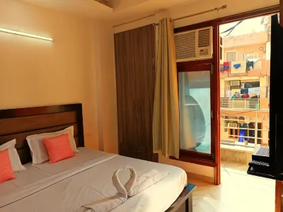 Sapphire Home Stay Near Nizamuddin Railway Station Hotels near Hazrat Nizamuddin Delhi