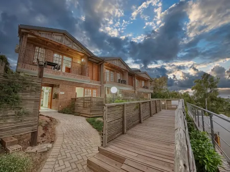 Tembo Guest Lodge Отели в г. Хейзивью