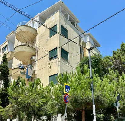 E Apartment