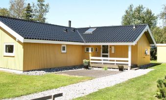 10 Person Holiday Home in Vaeggerlose