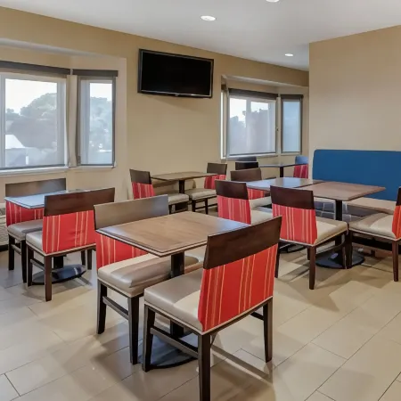 The Atrium Hotel - SFO Airport Free! - Shuttle Bus - Parking - Wifi