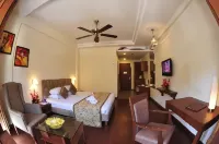Cambay Resort, Udaipur Hotel di Kotra