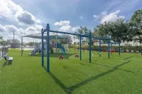 Gorgeous Stoneybrook Home with Private Pool, Lake, Golf Course, 2 King Beds!