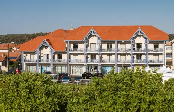 拉格朗海景陽台假日住宅酒店