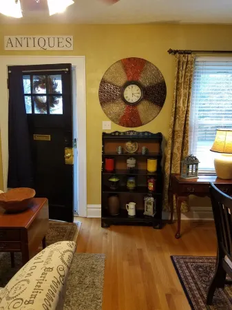 4Bed/3Bath GREYSTONE COTTAGE