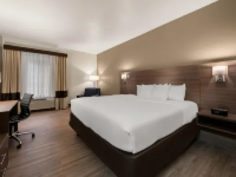 Comfort Inn & Suites Hotels in Genesee County