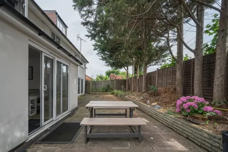 Flexistay Aparthotel Sutton