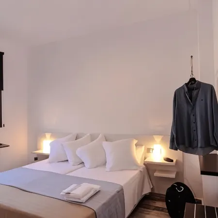 8 Rooms Tarifa