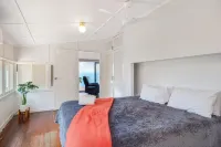 Beachfront Holiday Cottage