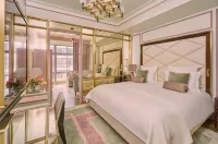 Hotel Barrière Fouquet's New York Hotel dekat Pace University