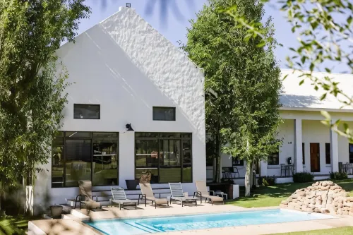 Mont d'Or Monte Bello Estate - Pensions