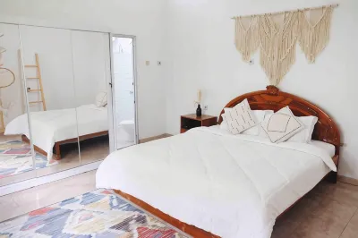 Rumah Arkha 3Bedrooms Hotel a Selomartani