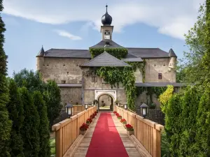Tauroa Schloss Gabelhofen