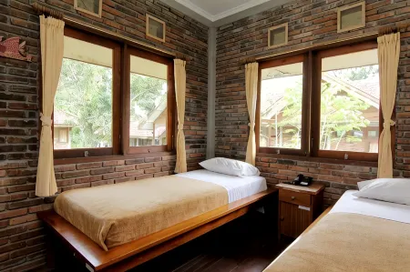 Disaster Oasis Отели рядом с достопримечательностью «Base camp pakem raya»