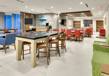 Holiday Inn Express & Suites Plano - the Colony Отели в г. Колони