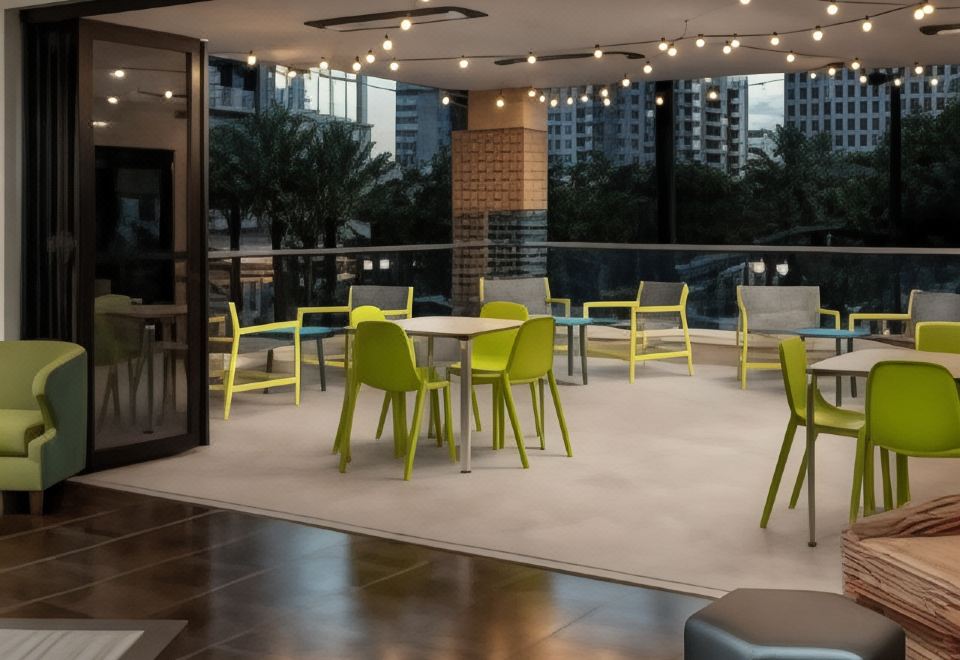 Home2 Suites by Hilton 라운지 공간